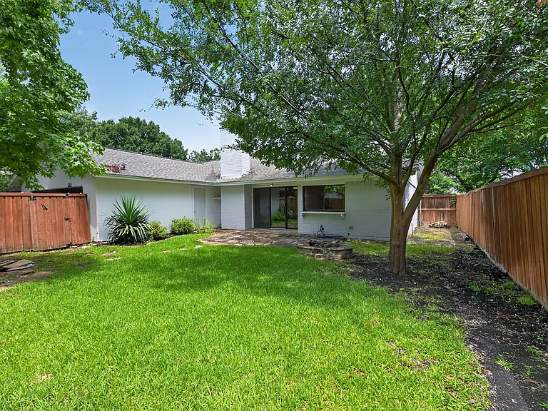 2305 Shady Creek Dr — Photo 20