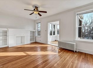 1542 W Rosemont Ave #1W, Chicago, IL 60660
