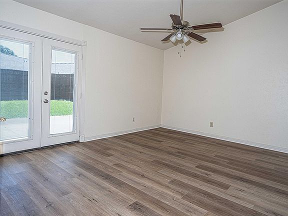 5th image of 4036 Churchill Dr