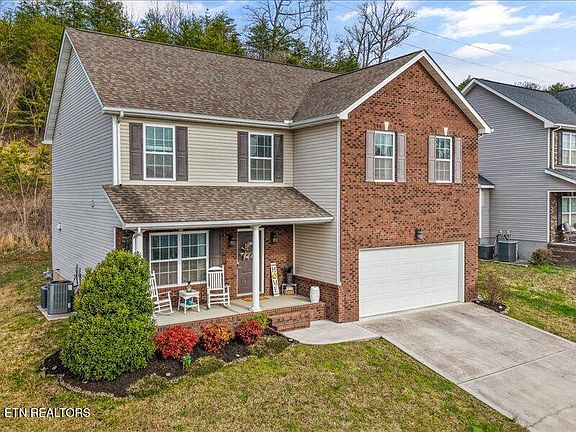 2nd image of 6131 Hollow View Ln
