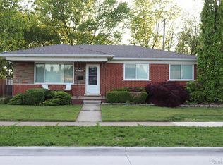 28347 Los Olas Dr, Warren, MI 48093