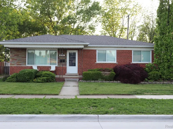 28347 Los Olas Dr, Warren, MI 48093