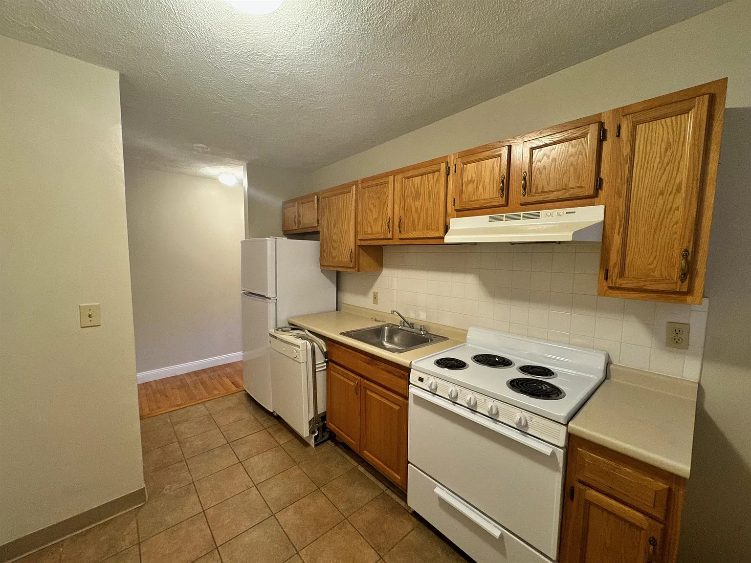 1 bed, 9999 sqft, $2,750 — Photo 3