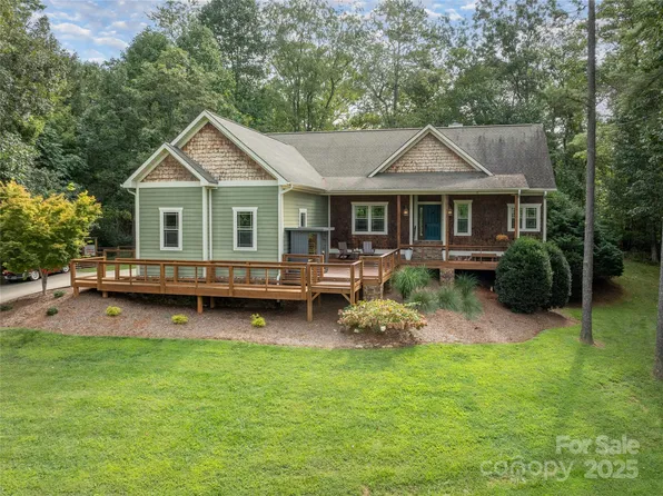 69 Merrell Rd, Leicester, NC 28748