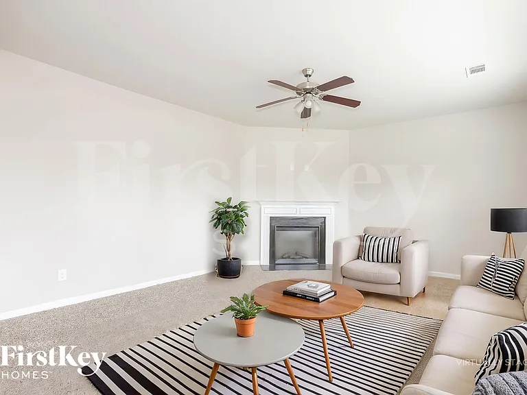 1247 Heartwood Ave — Photo 4