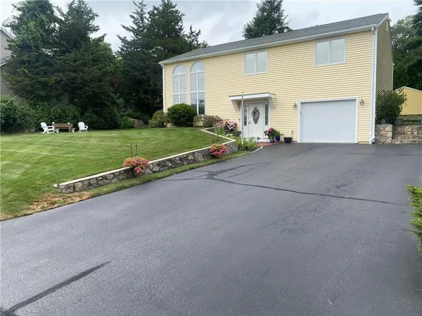 23 Angela Ave, Cranston, RI 02921