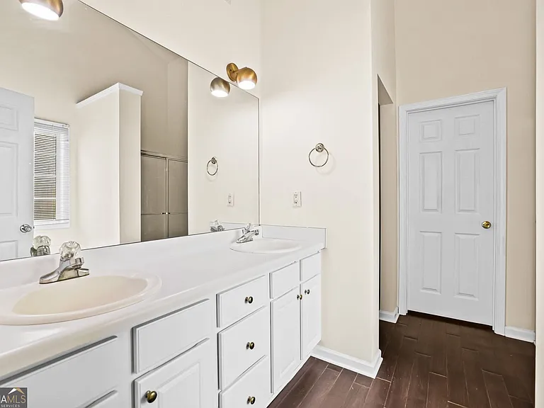 3245 Chandon Ln — Photo 11