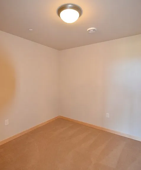 Venture Luxury High Rise — Photo 25