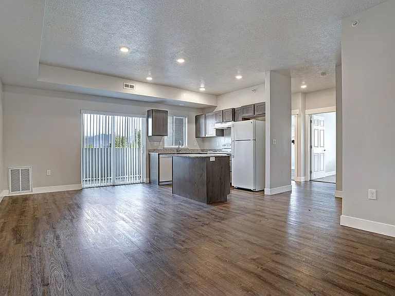 Canyon Heights — Photo 15