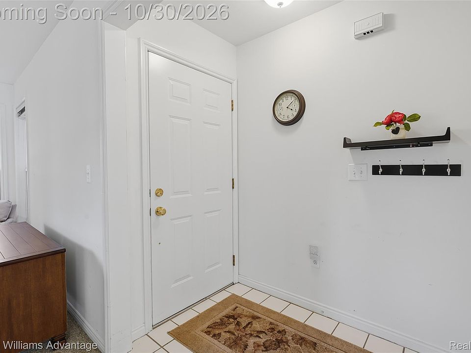 28342 Carlton Way Dr, photo 3