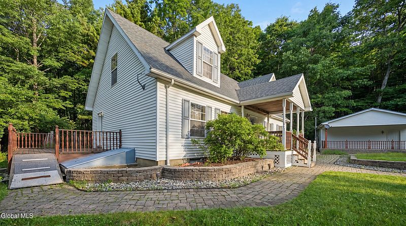 3rd image of 533 Glimmerglen Road