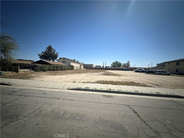 2810 C St, Rosamond, CA 93560