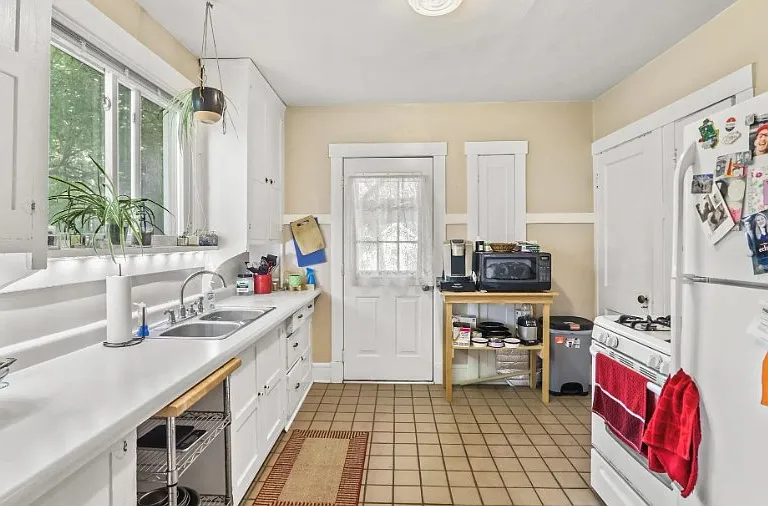 2806 Milwaukee St #1 — Photo 3