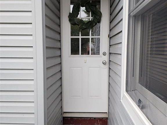 2nd image of 616 W Market St #Top