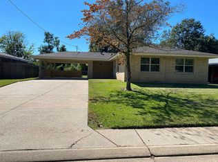828 Highpoint Dr, Alexandria, LA 71303
