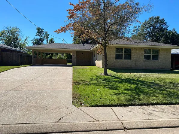 828 Highpoint Dr, Alexandria, LA 71303