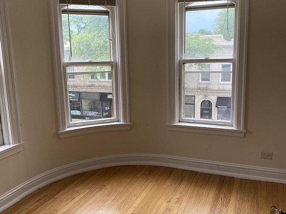 4th image of 1104 Chicago Ave APT 9