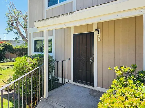 1980 Anaheim Ave Photo 1