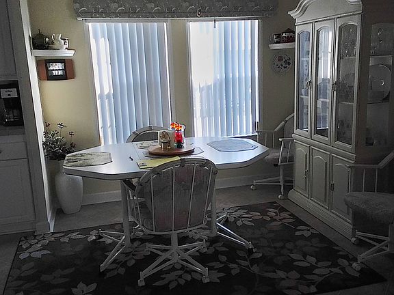 4th image of 341 Belle Tower Ave