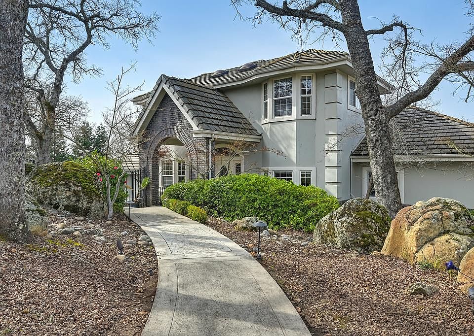 1st image of 15392 De La Cruz Dr