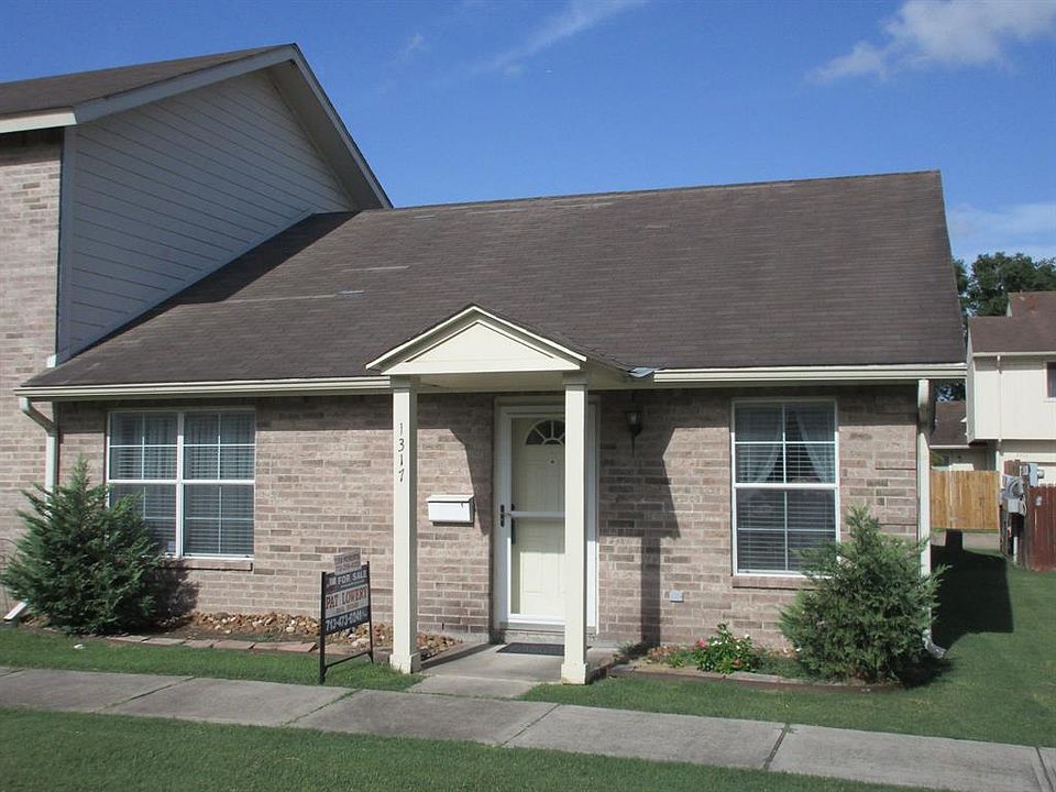 1st image of 1317 Queens Dr
