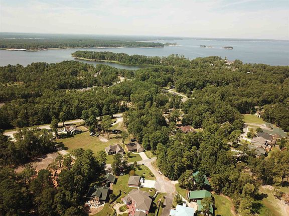 3rd image of 201 Lakeway Dr