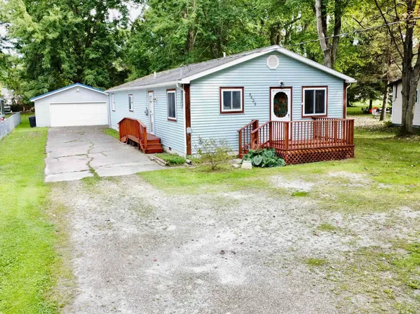 9439 Nellys Ct, Algonac, MI 48001