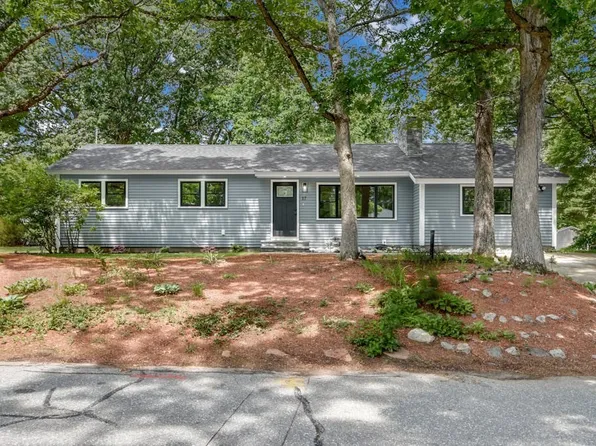 17 Kensington Dr, Chelmsford, MA 01824