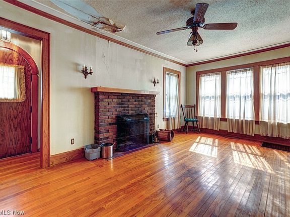 3rd image of 7470 Murray Ave