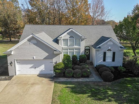 2nd image of 116 Briarwood Ct