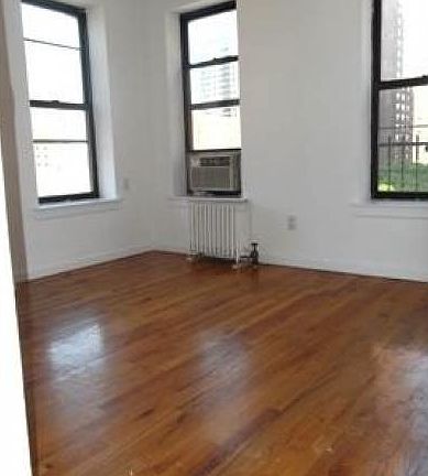 3rd image of 171 E 92nd St Frnt 2