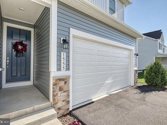 4th image of 1555 Finch Dr