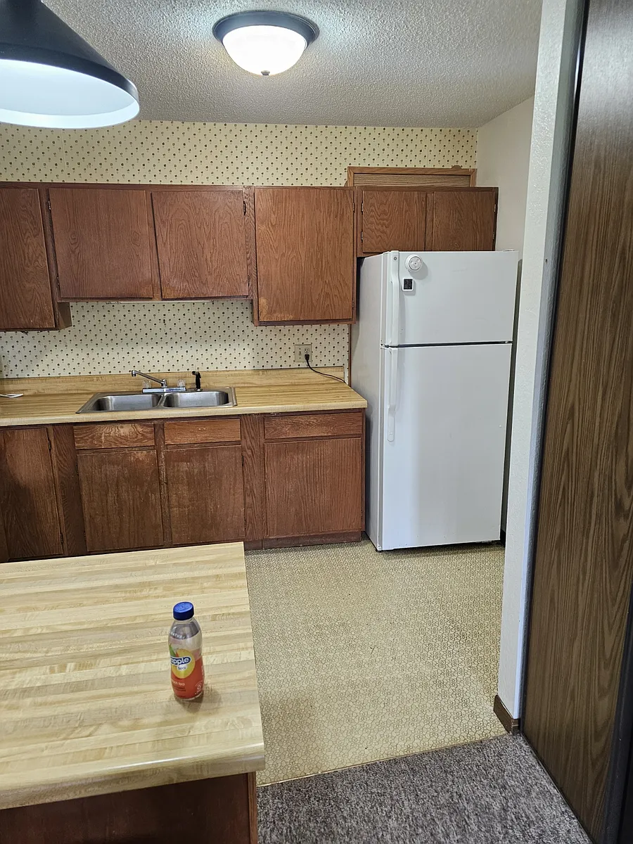 Building Photo - 640 5th Ave #7