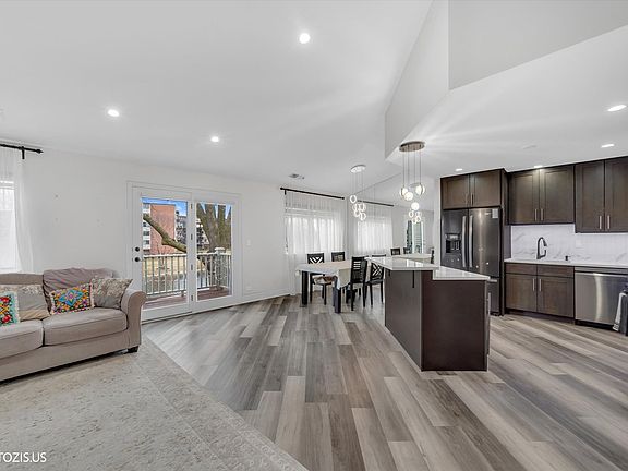 4th image of 1251 Rosewood Ct Unit B2