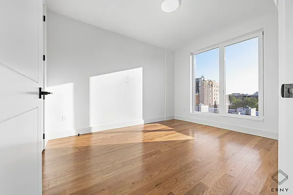 Rented by ERNY LLC | media 11