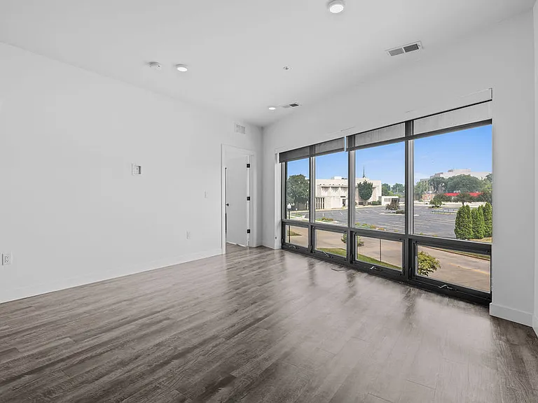 Brio Building — Photo 12