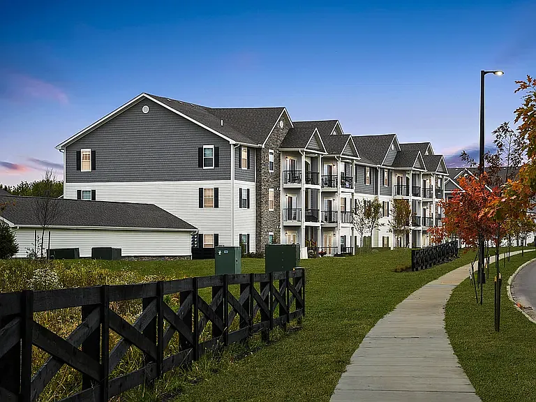 Residence at Cook's Pointe — Photo 51