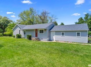 1125 1st St, Silvis, IL 61282