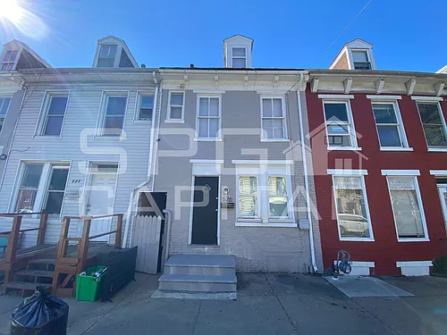 626 S Queen St Photo 1