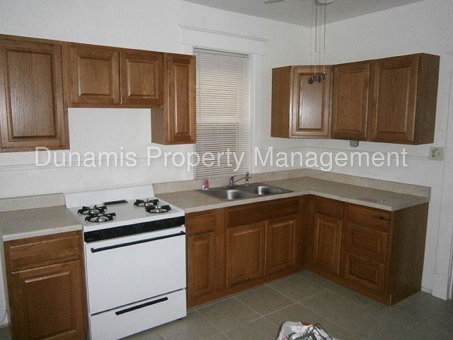 2nd image of 2352 Lawrence St