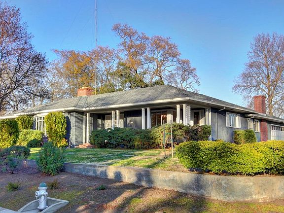 3rd image of 4641 S Land Park Dr