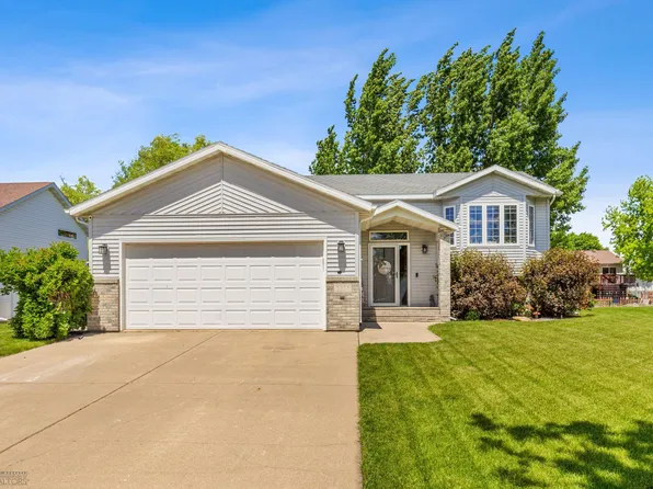 3337 45th Ave S, Fargo, ND 58104