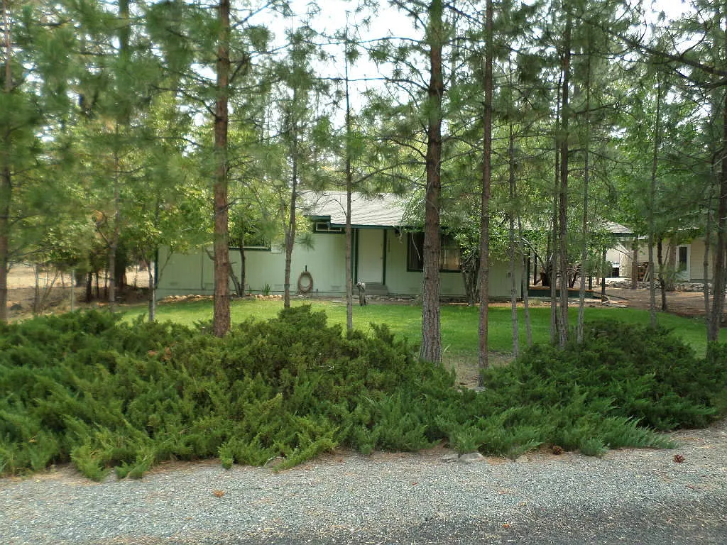 17220 Douglas Ct photo 1