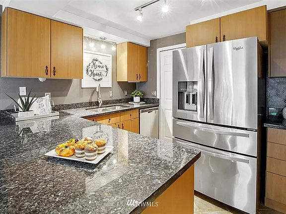 Granite counter tops and stainless steel appliances