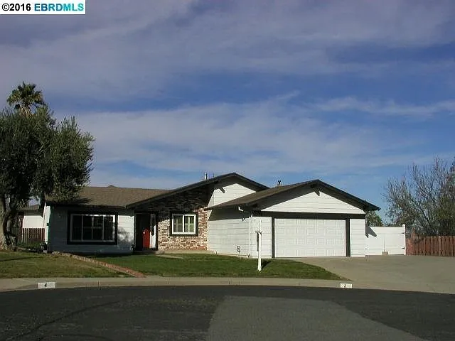 2 Laguna Pl photo 1