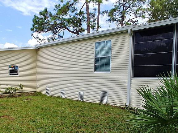 4th image of 19215 Meadowbrook Ct