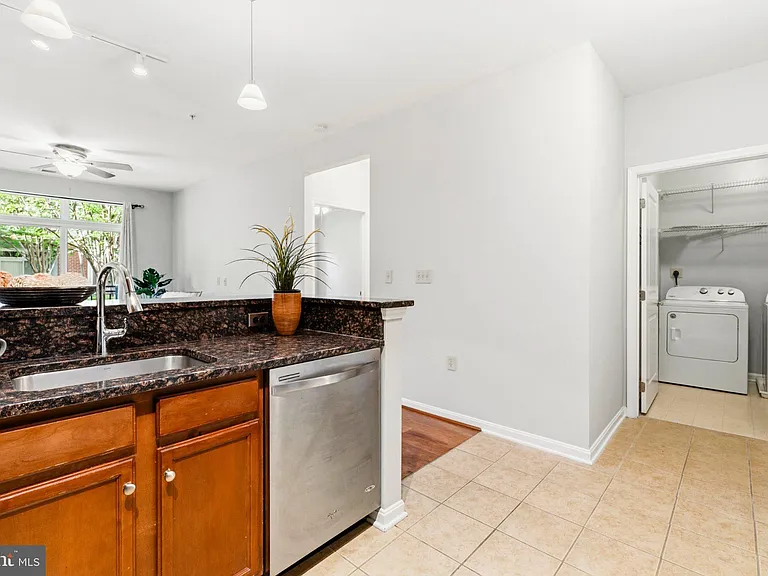 2665 Prosperity Ave #105 — Photo 5