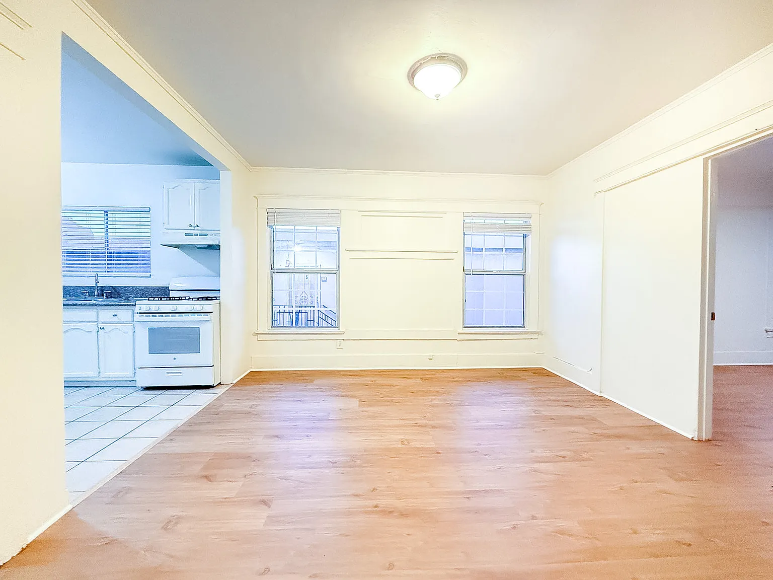 2 bed, 900 sqft, $2,250 — Photo 2