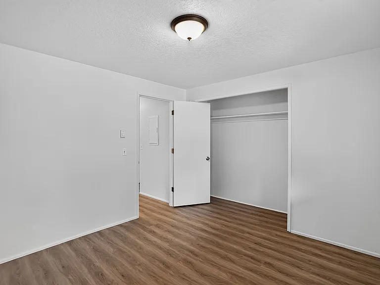 2114 A St #4 — Photo 10