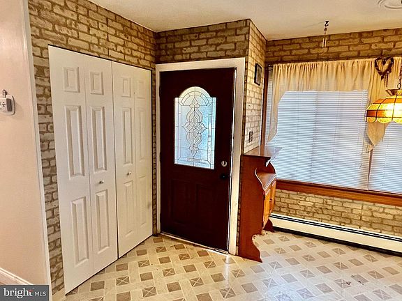 5th image of 244 Goldenridge Dr